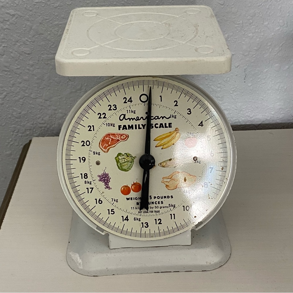Vintage Kitchen Scale